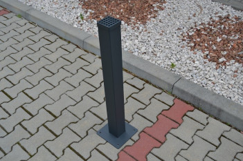 P002